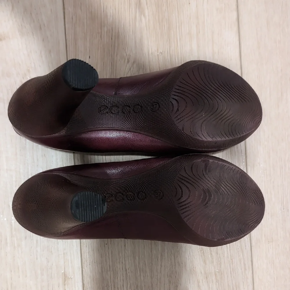 Ecco Dark Red Leather Slip-On Shoes - Picture 5 of 6